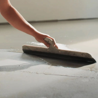 Epoxy over egaline aanbrengen