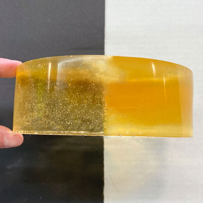 Waarom is de epoxy hars of verharder geel?