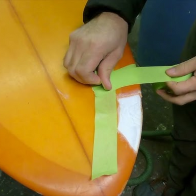 Surfplank repareren met epoxy